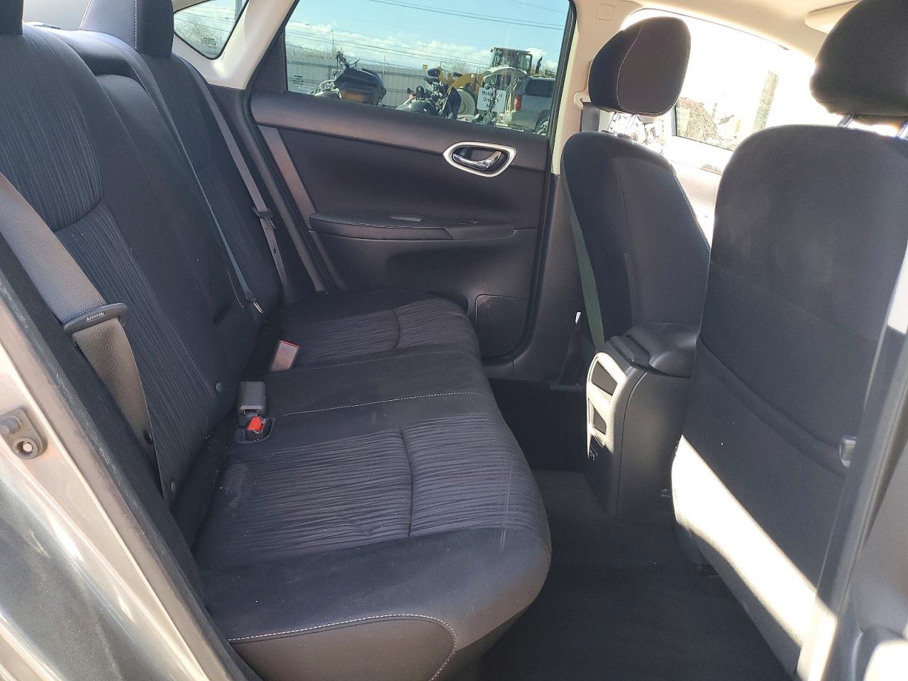 2019 NISSAN SENTRA S photo 10