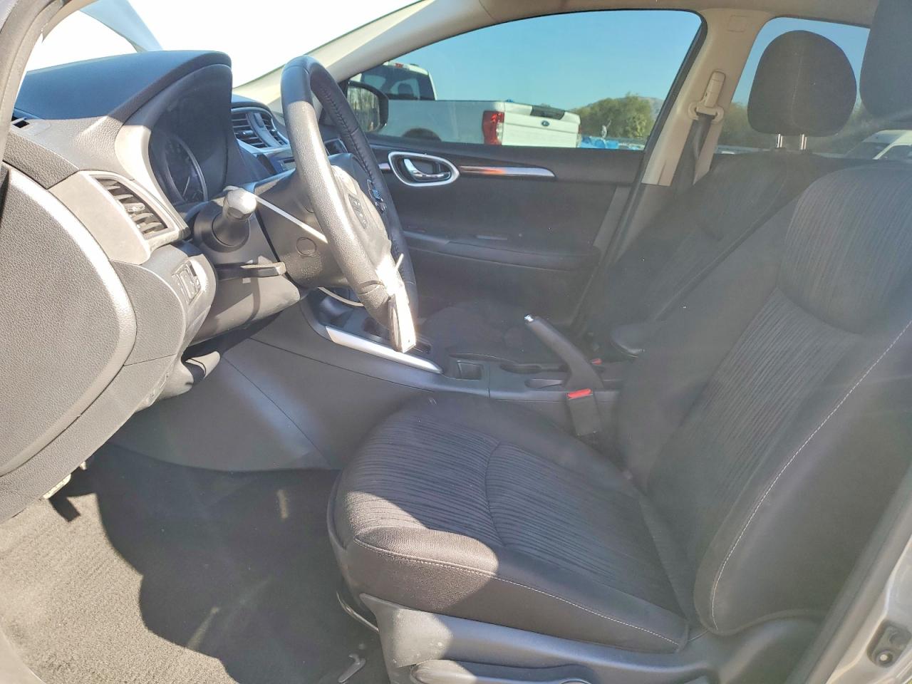 2019 NISSAN SENTRA S photo 7