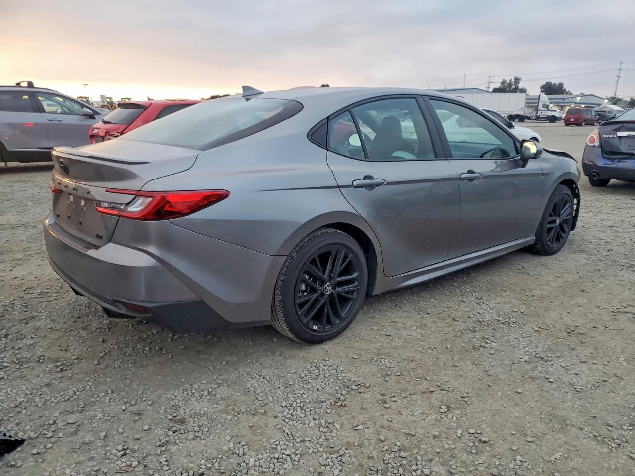 2025 TOYOTA CAMRY SE photo 3