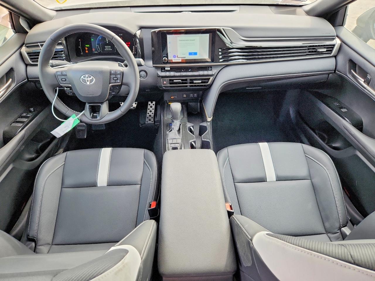 2025 TOYOTA CAMRY SE photo 8