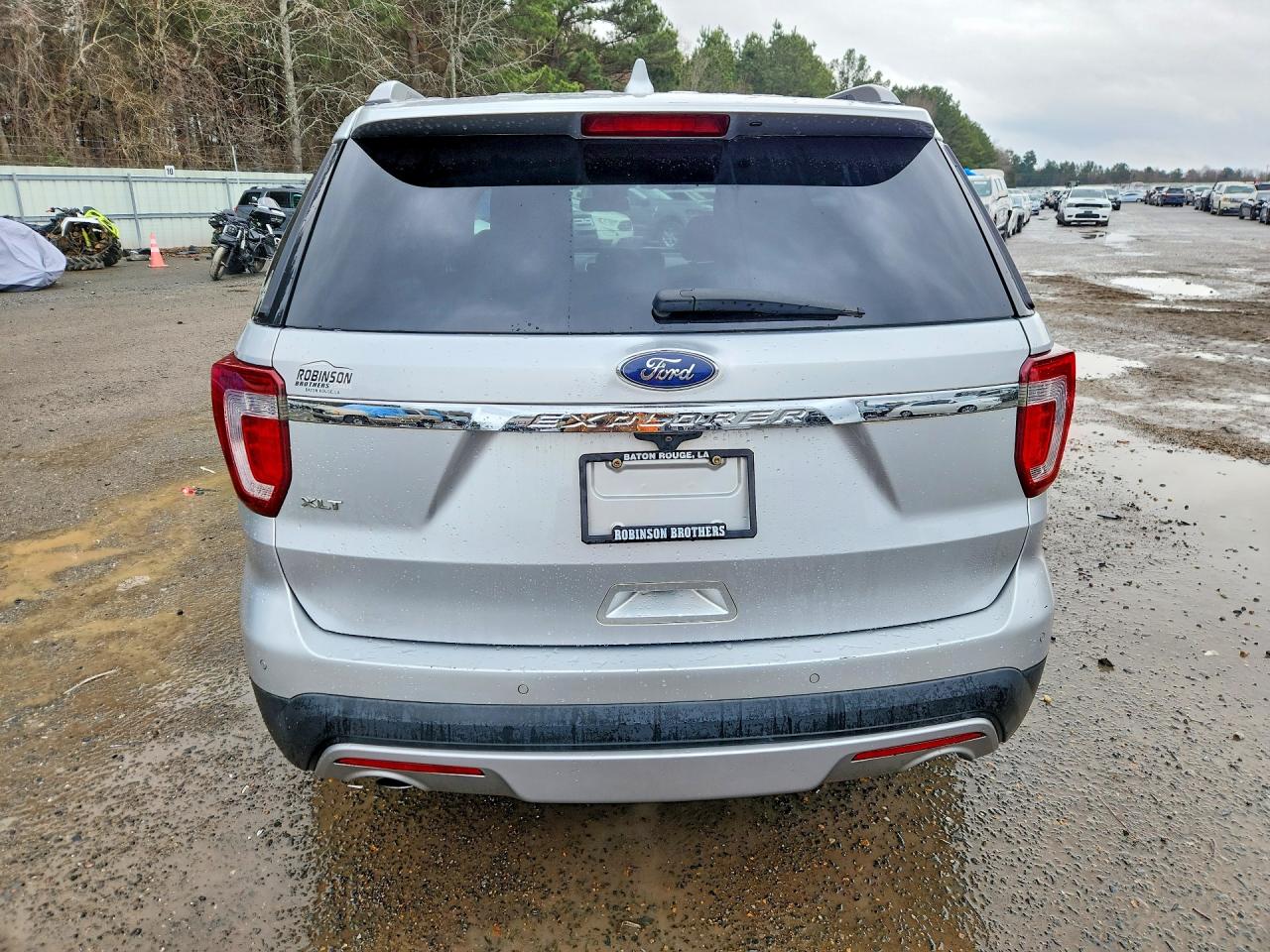 2017 FORD EXPLORER XLT photo 16