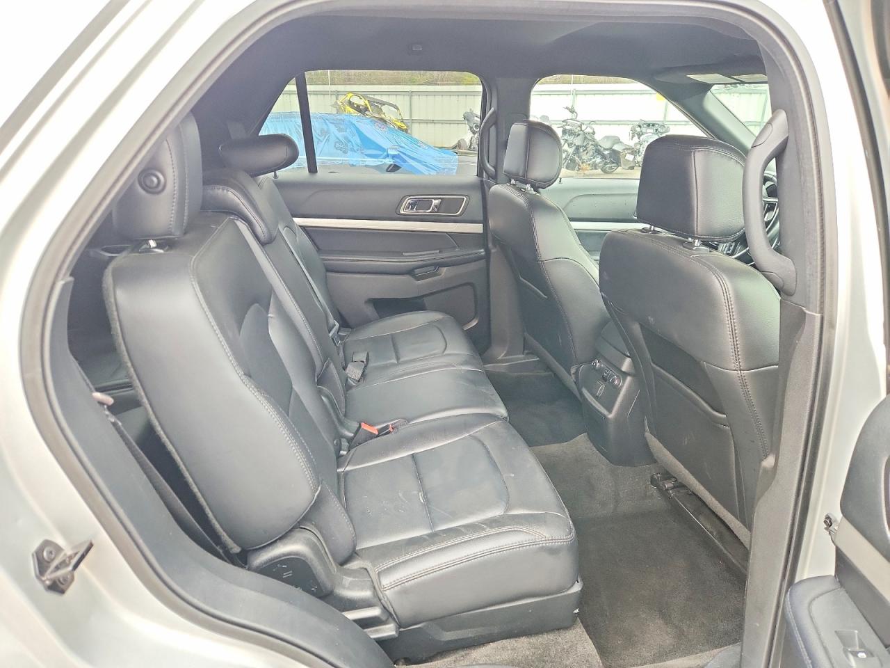 2017 FORD EXPLORER XLT photo 28