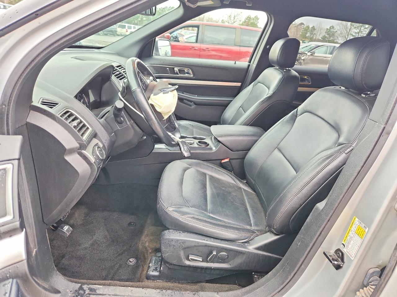 2017 FORD EXPLORER XLT photo 19