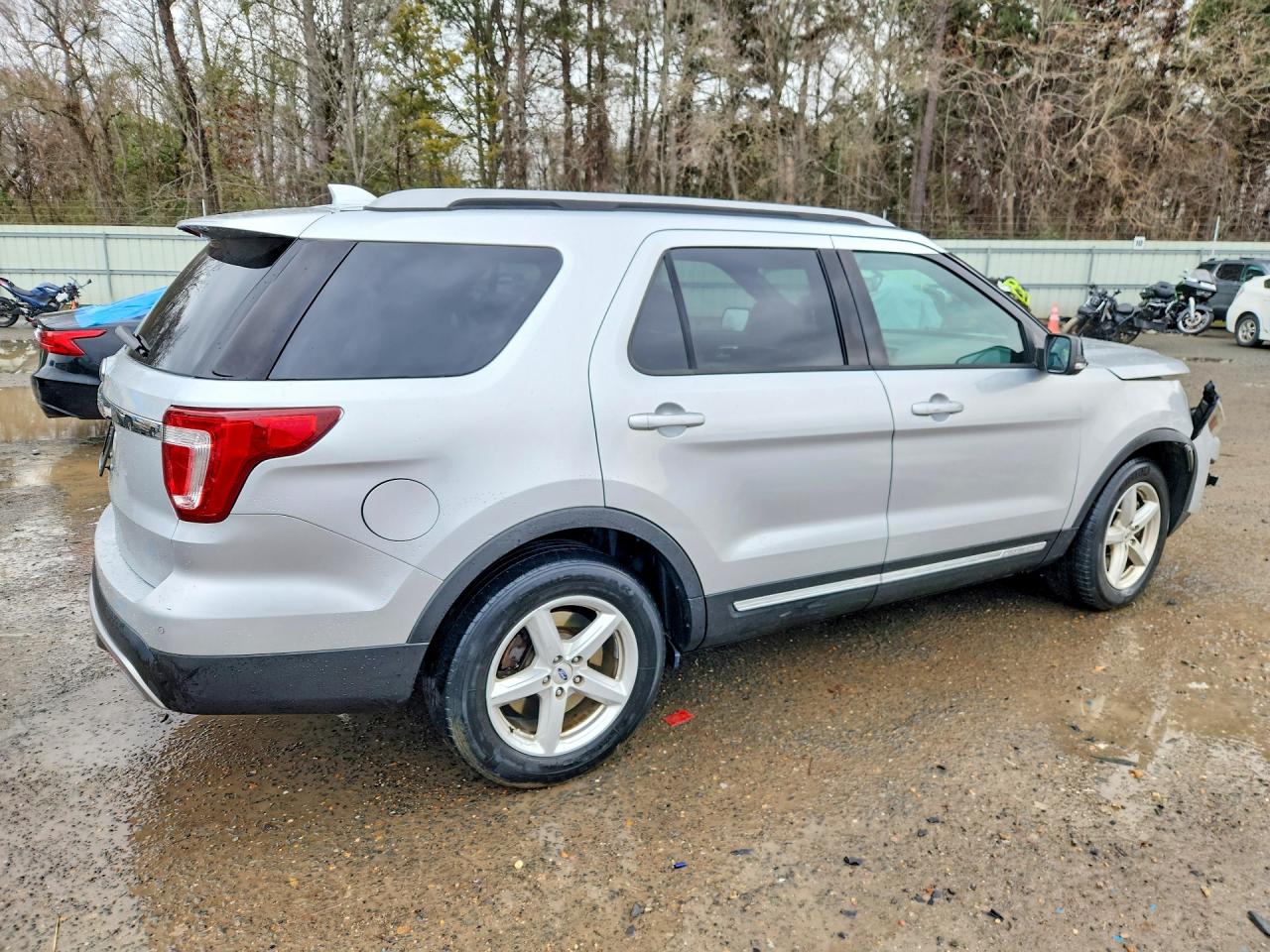 2017 FORD EXPLORER XLT photo 7