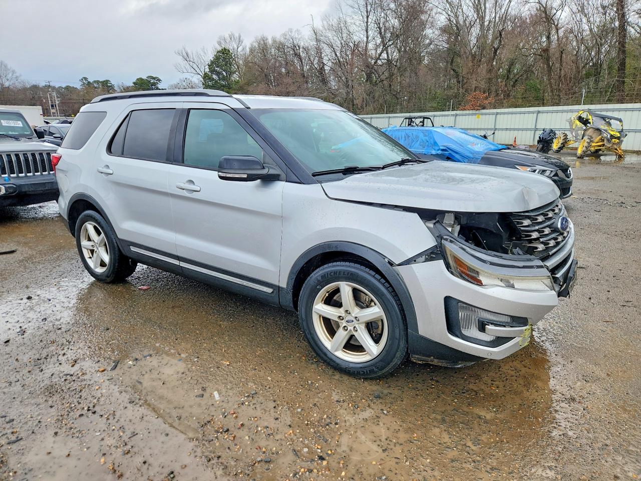 2017 FORD EXPLORER XLT photo 10