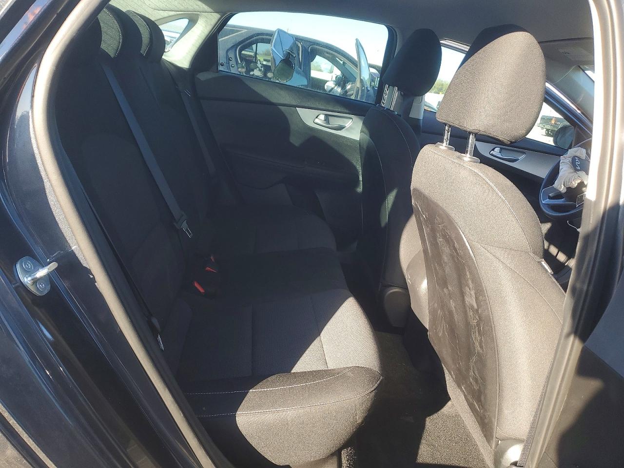 2023 KIA FORTE LX photo 10