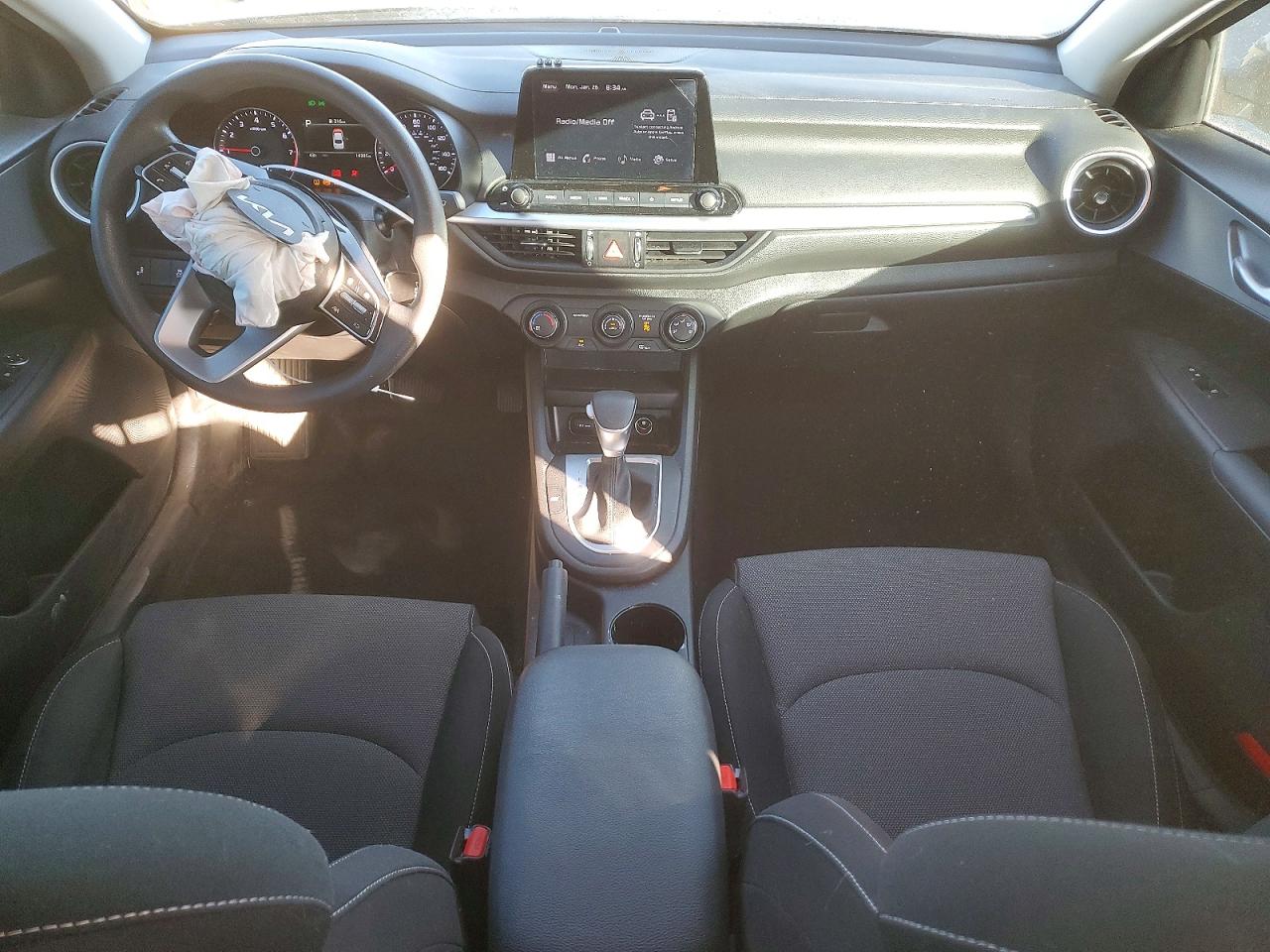 2023 KIA FORTE LX photo 8