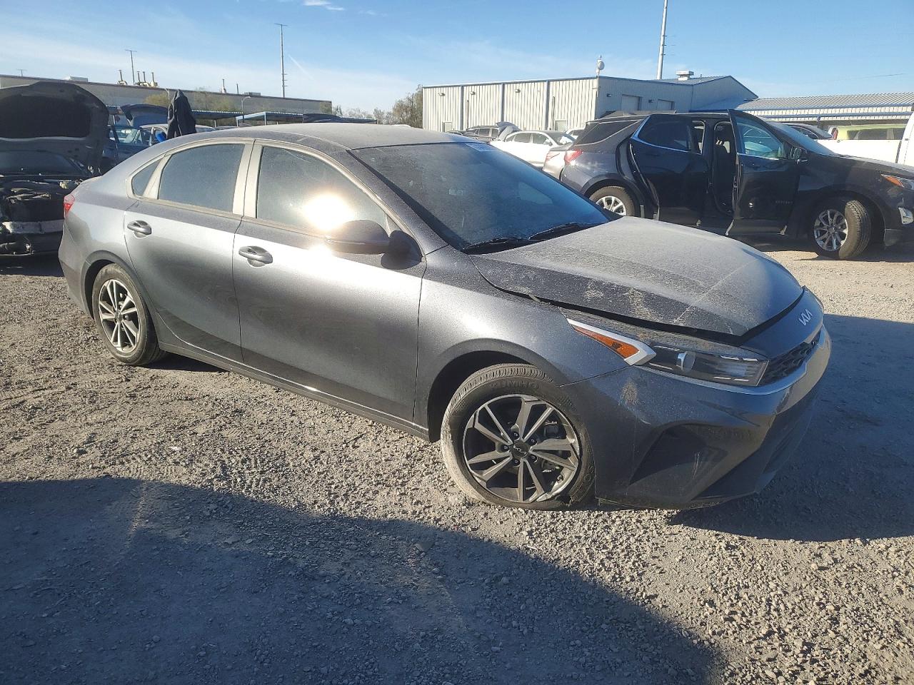 2023 KIA FORTE LX photo 4