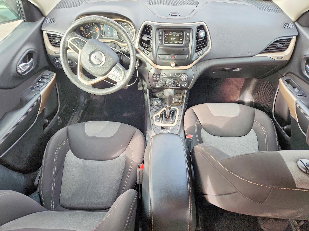 2018 JEEP CHEROKEE LATITUDE photo 8