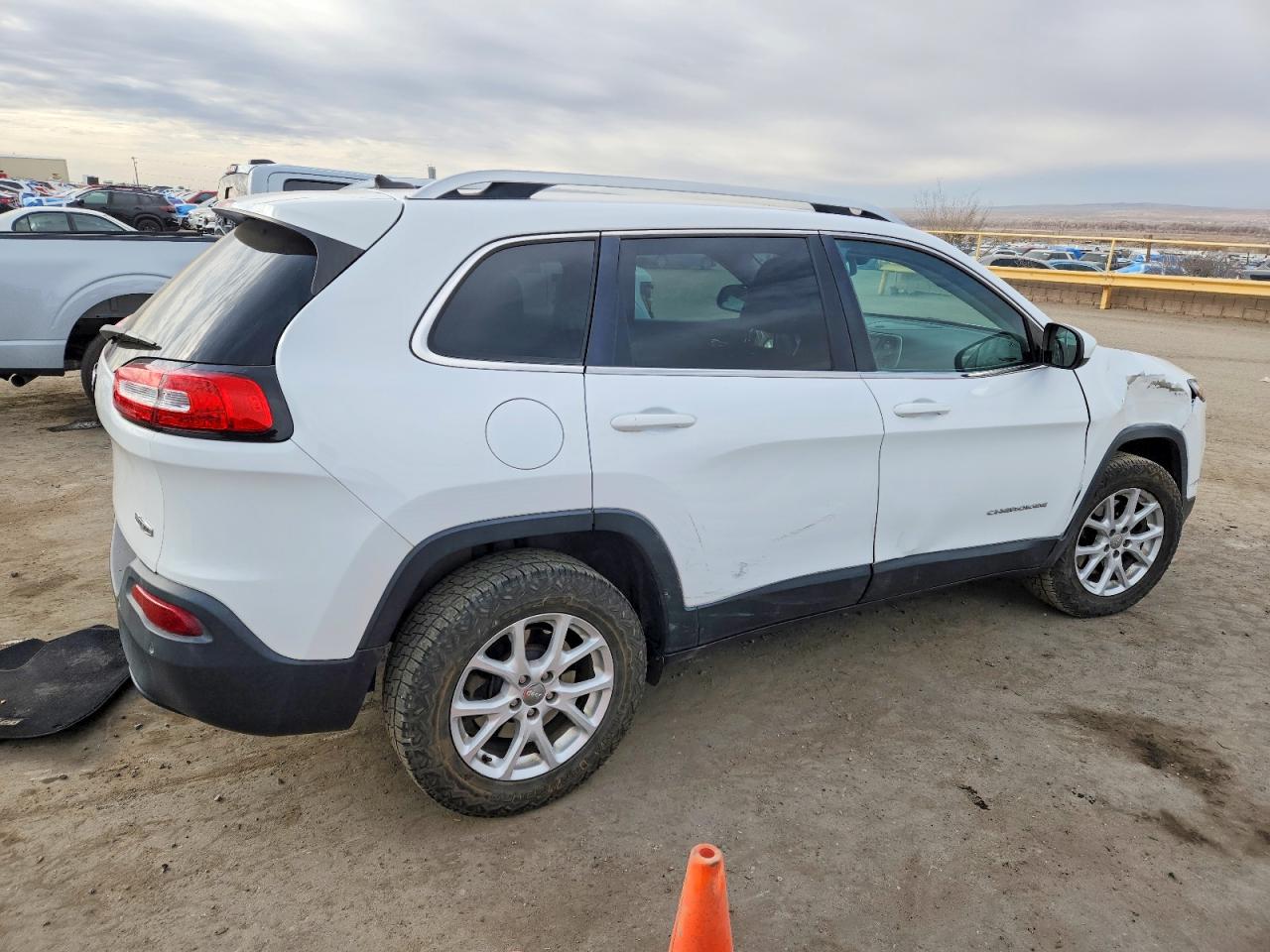 2018 JEEP CHEROKEE LATITUDE photo 3