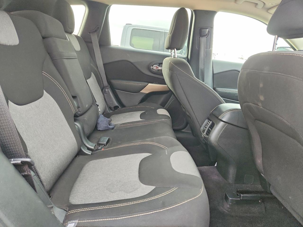 2018 JEEP CHEROKEE LATITUDE photo 11