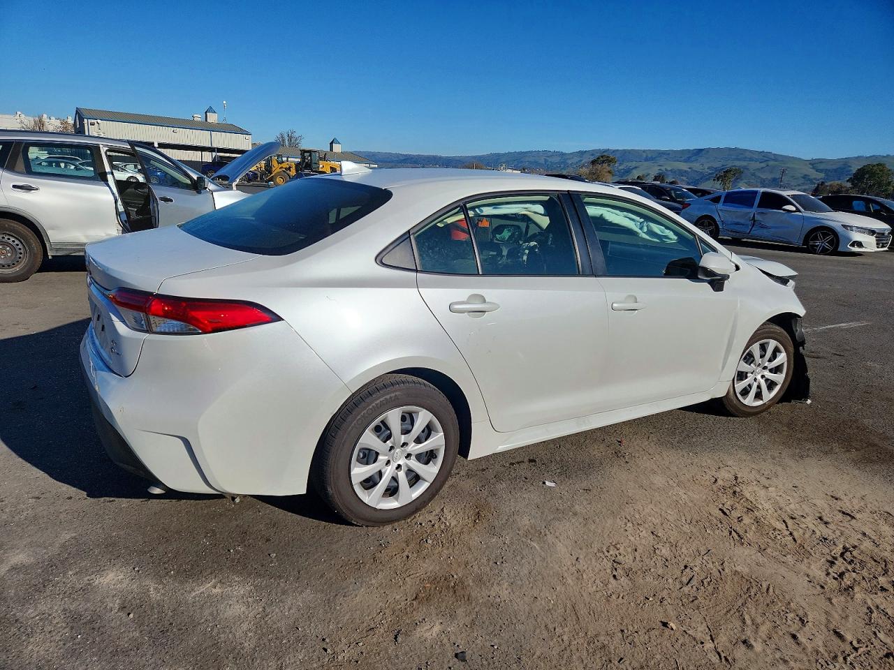 2025 TOYOTA COROLLA photo 3