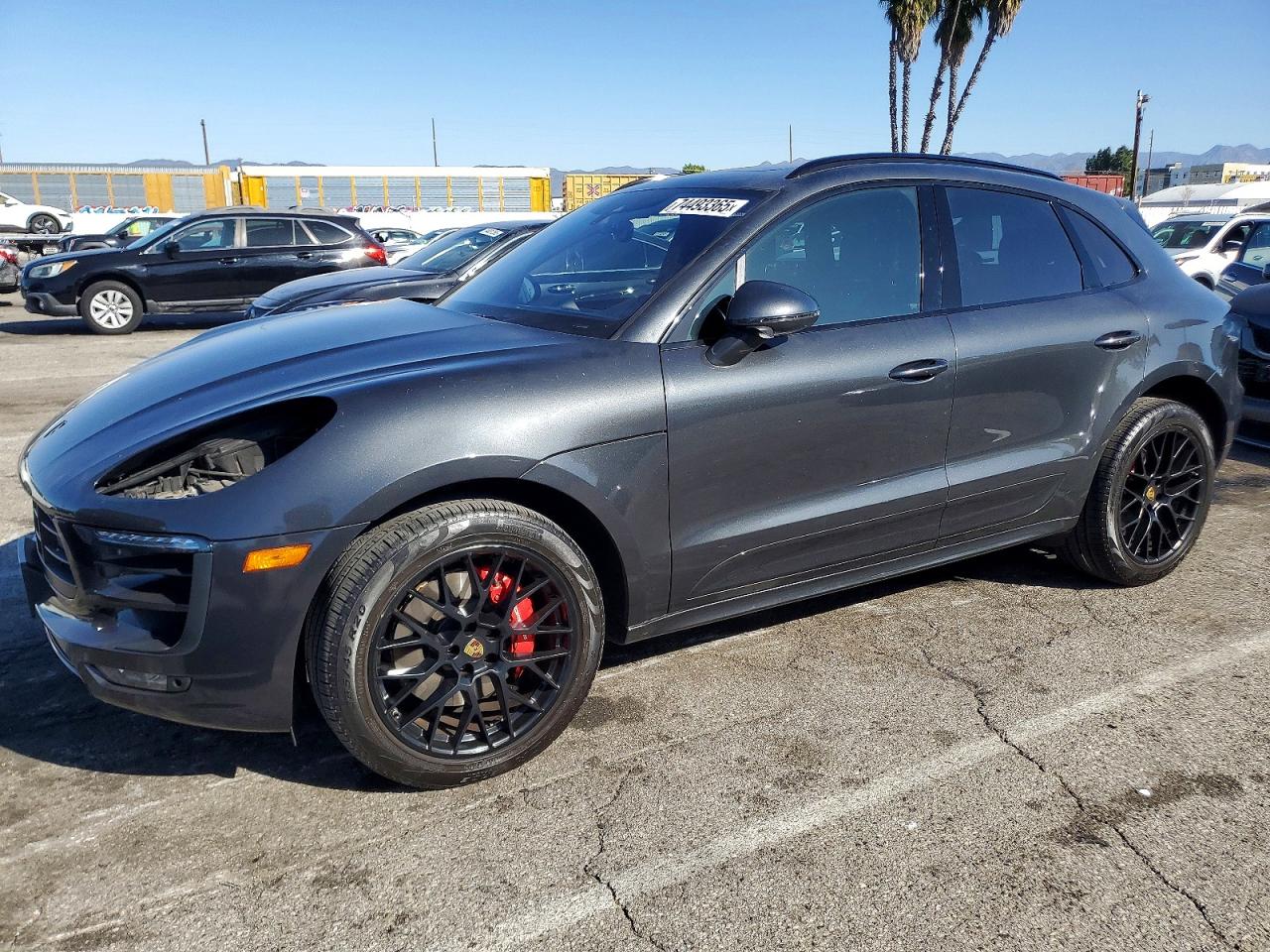 2018 PORSCHE MACAN