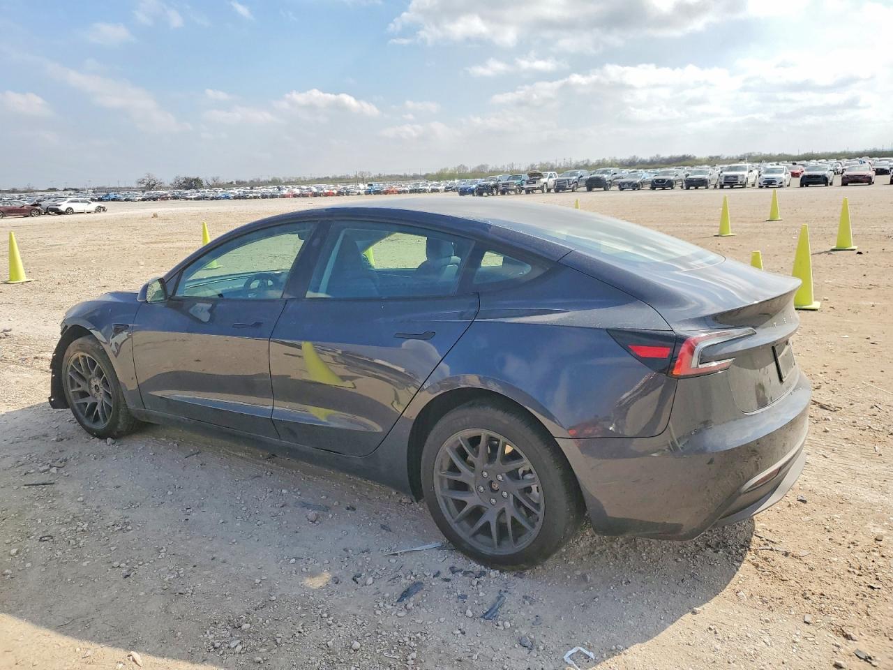 2024 TESLA MODEL 3 photo 4