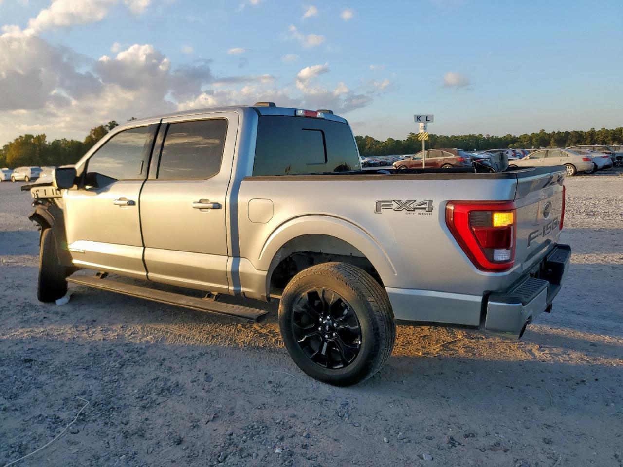 2023 FORD F150 SUPERCREW photo 2