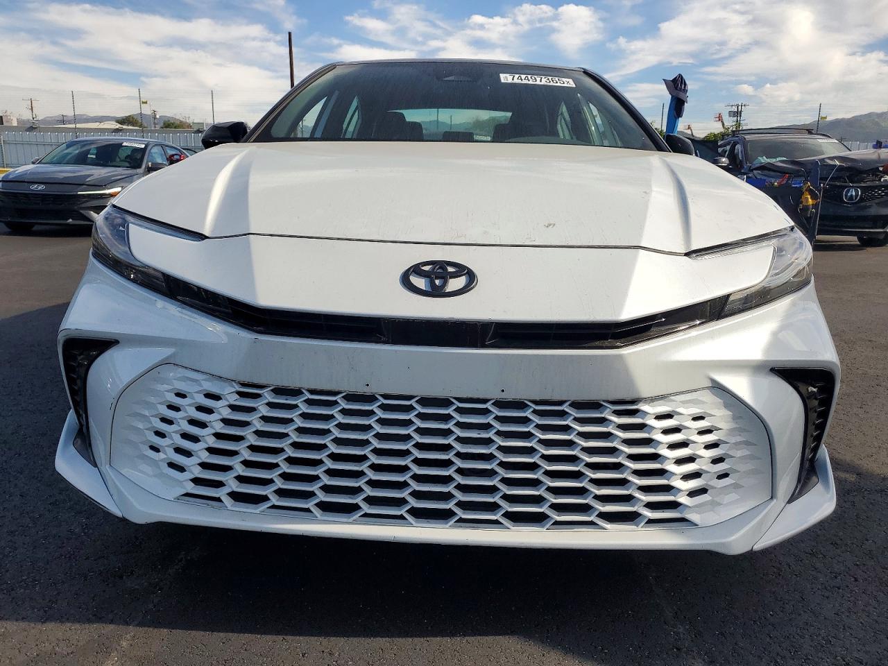 2025 TOYOTA CAMRY XSE photo 9