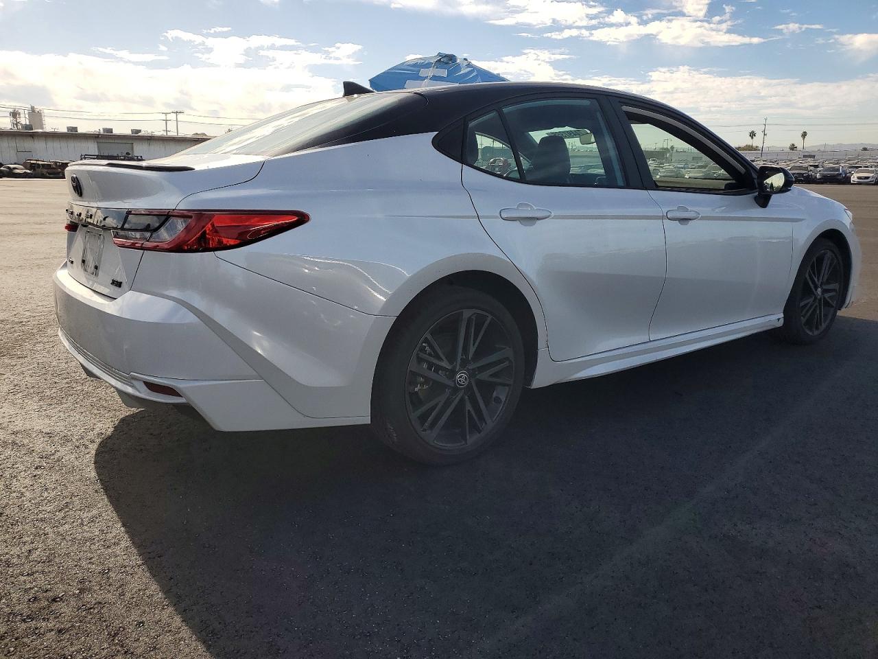 2025 TOYOTA CAMRY XSE photo 5