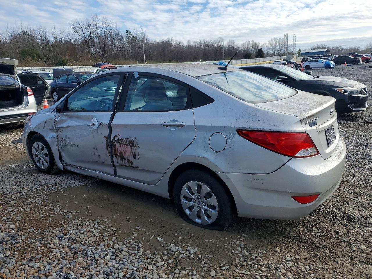 2017 HYUNDAI ACCENT photo 4