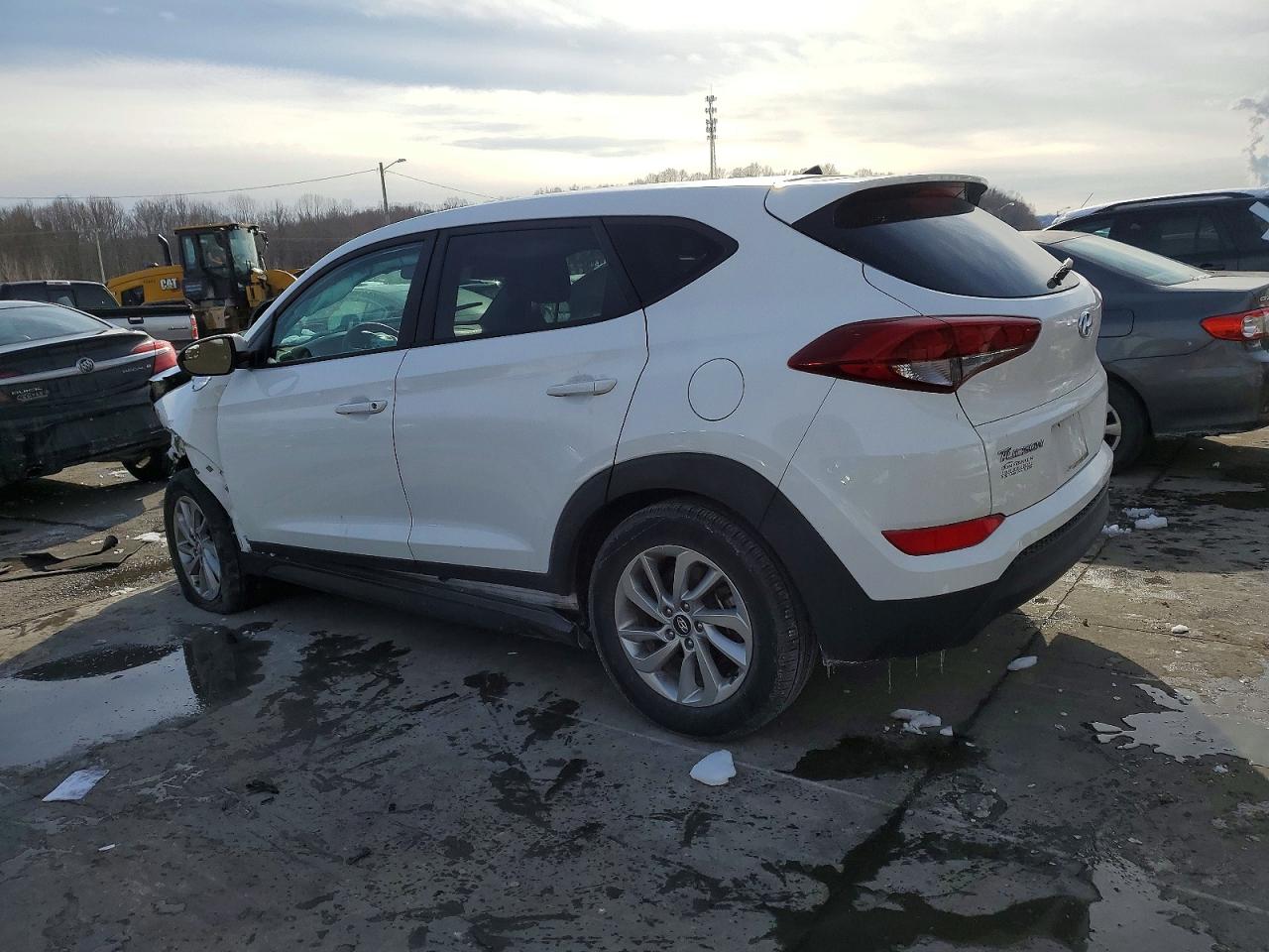 2018 HYUNDAI TUCSON SE photo 2