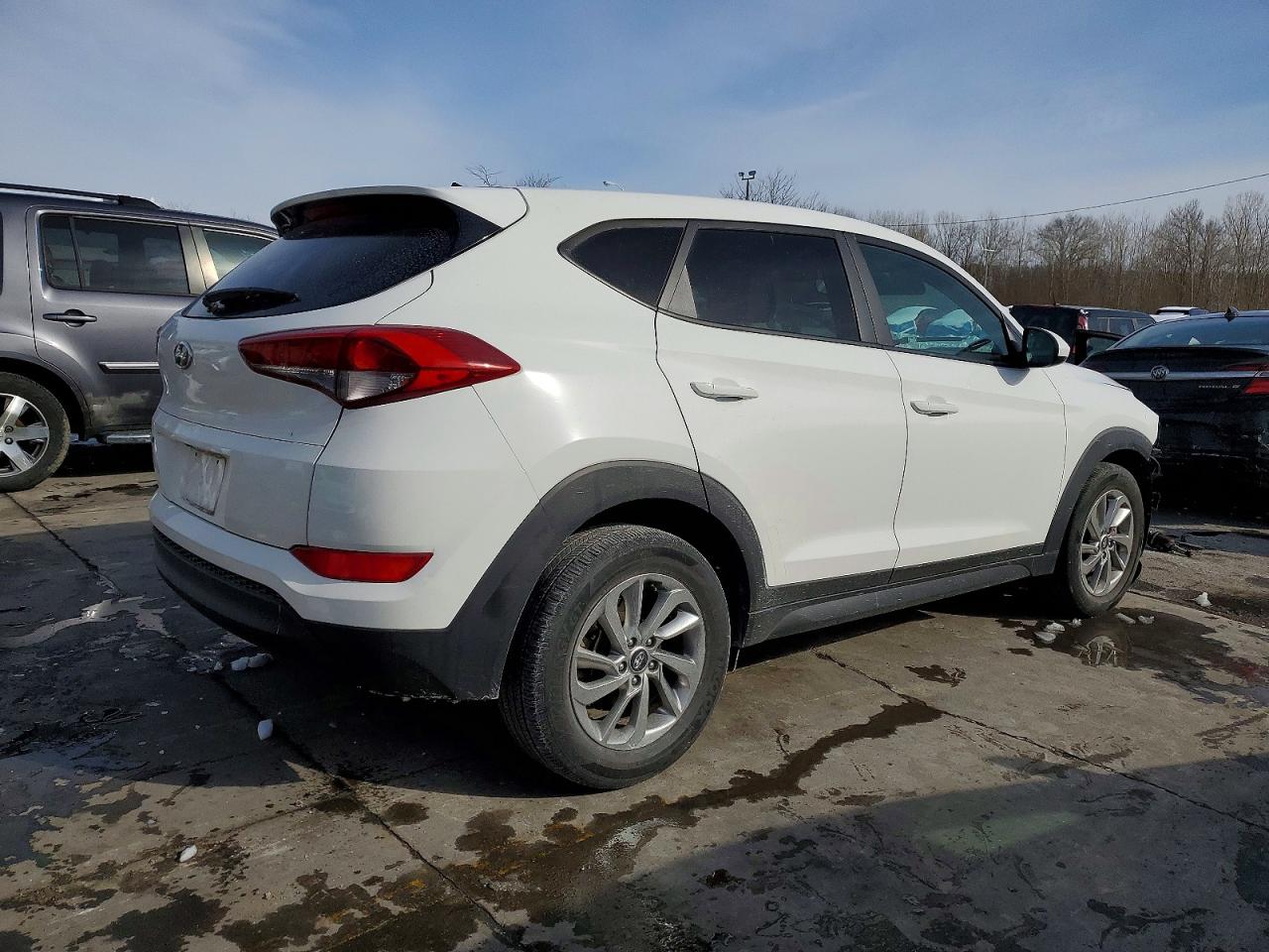 2018 HYUNDAI TUCSON SE photo 3