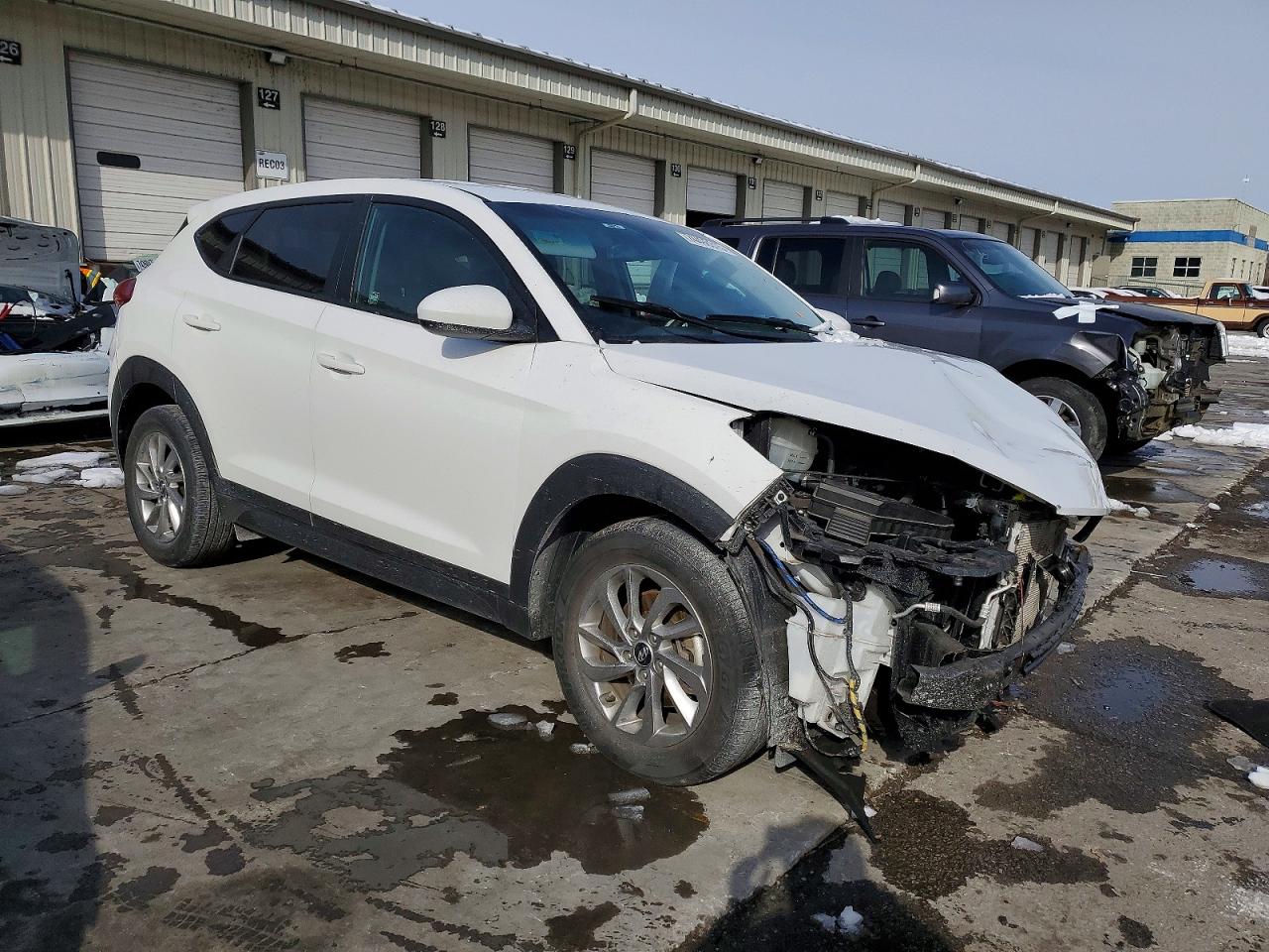 2018 HYUNDAI TUCSON SE photo 4