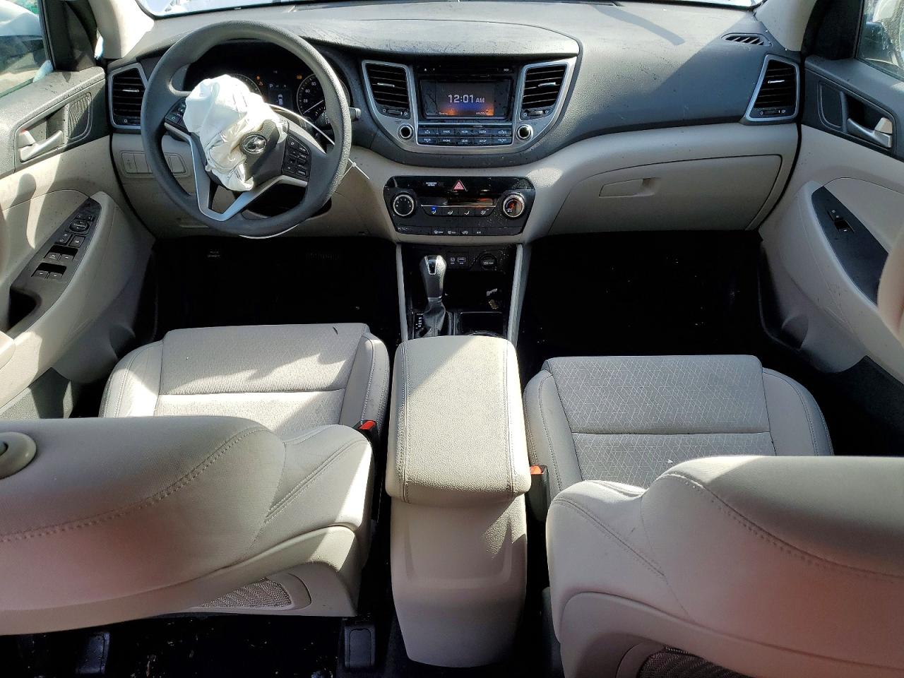 2018 HYUNDAI TUCSON SE photo 8