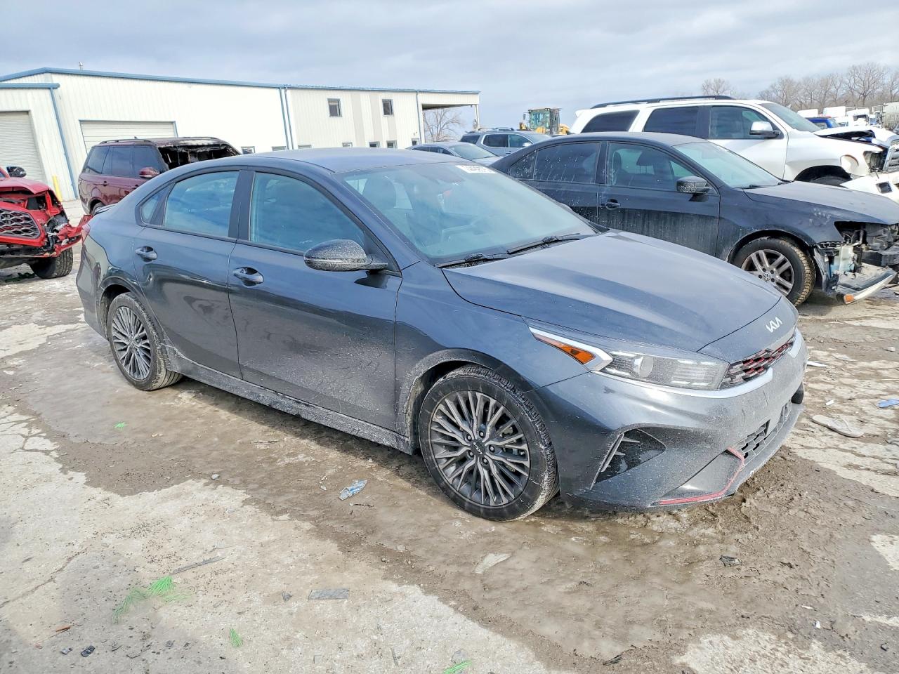2024 KIA FORTE GT LINE photo 4
