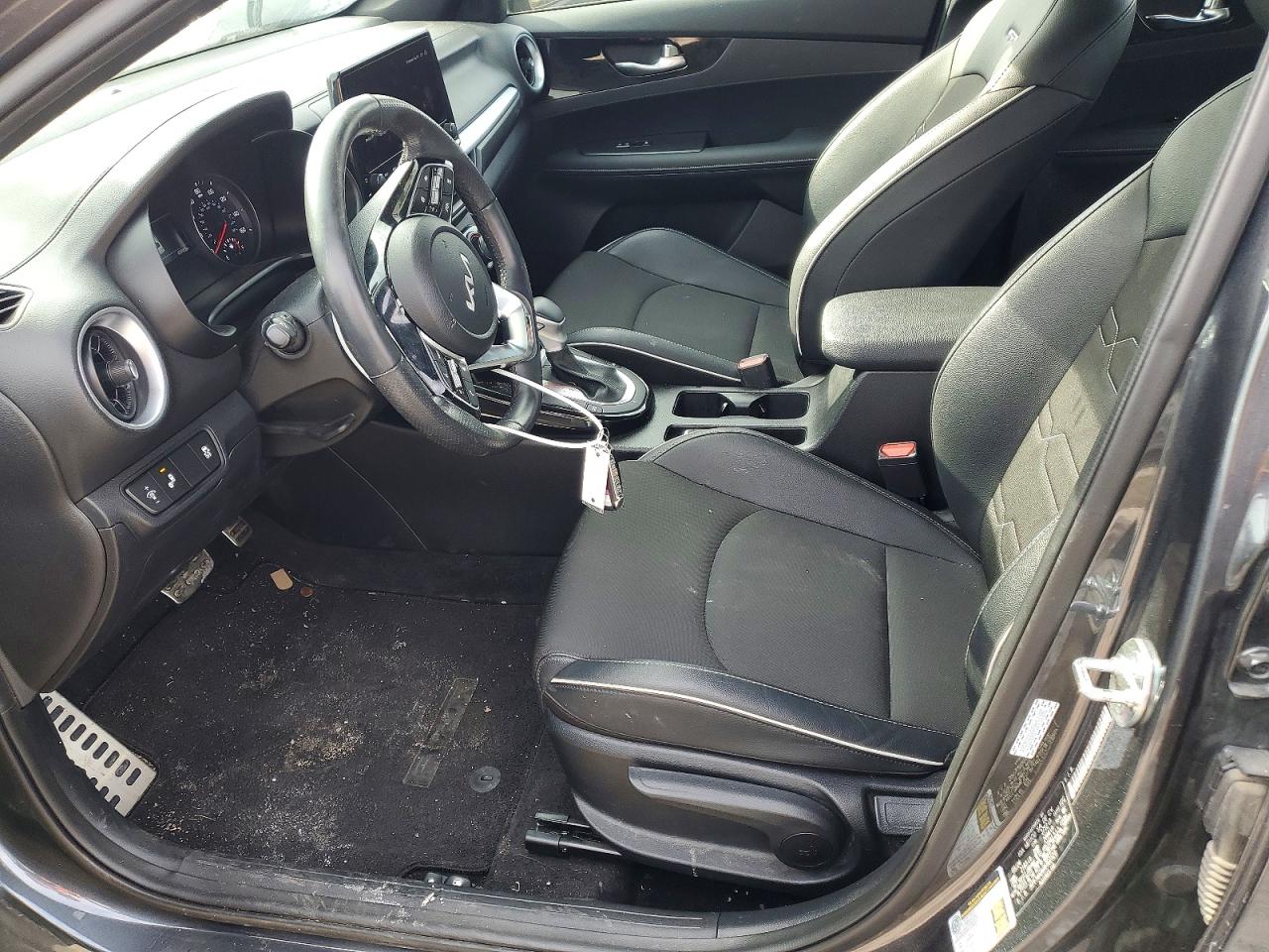 2024 KIA FORTE GT LINE photo 7