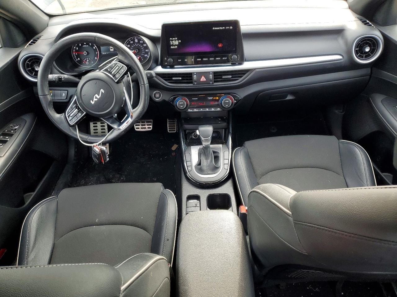 2024 KIA FORTE GT LINE photo 8