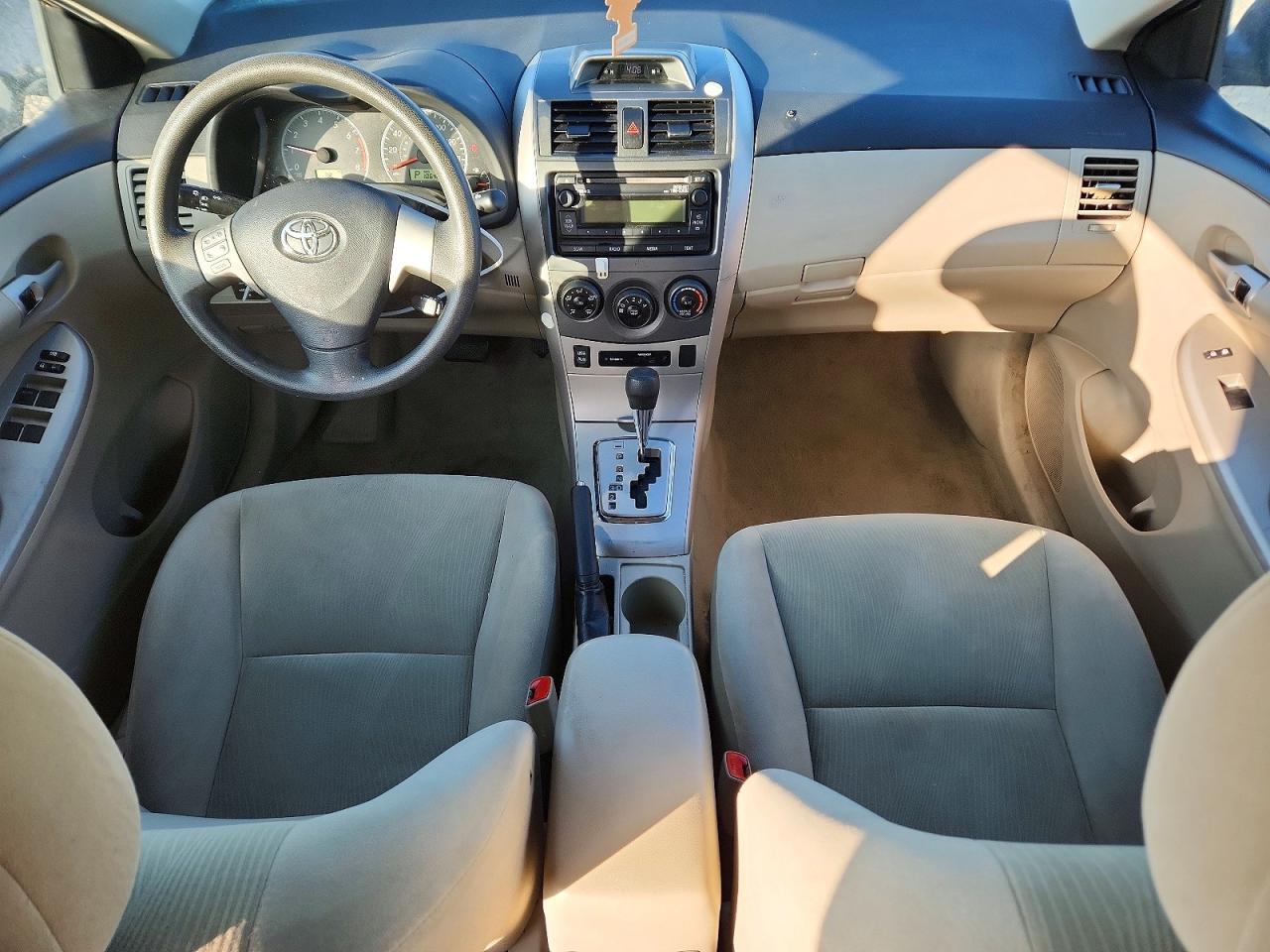 2012 TOYOTA COROLLA LE photo 15