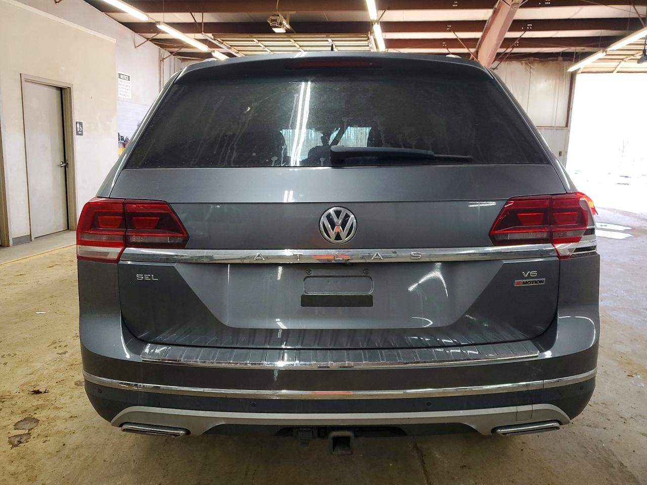 2018 VOLKSWAGEN ATLAS SEL photo 6