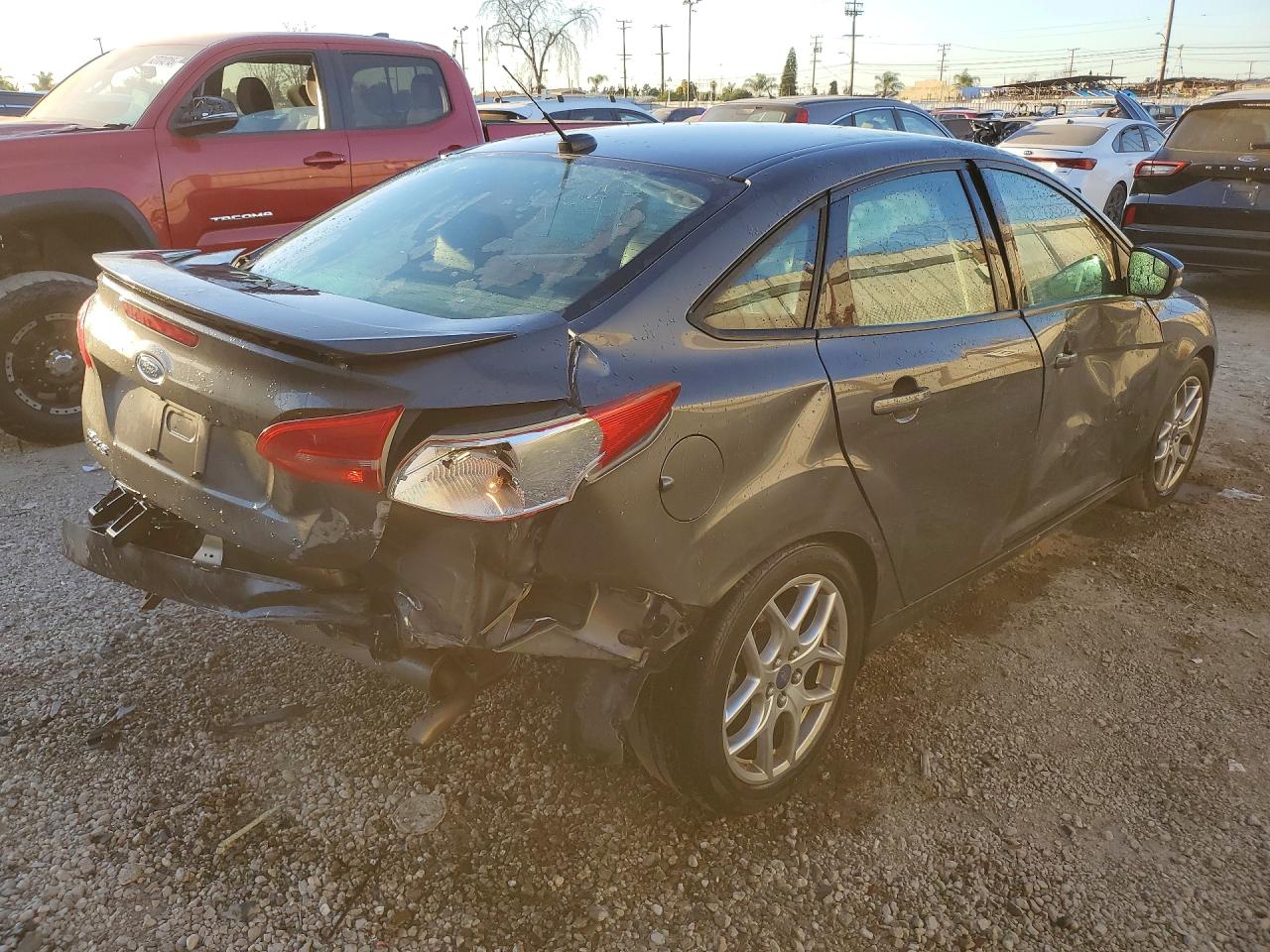 2015 FORD FOCUS photo 3