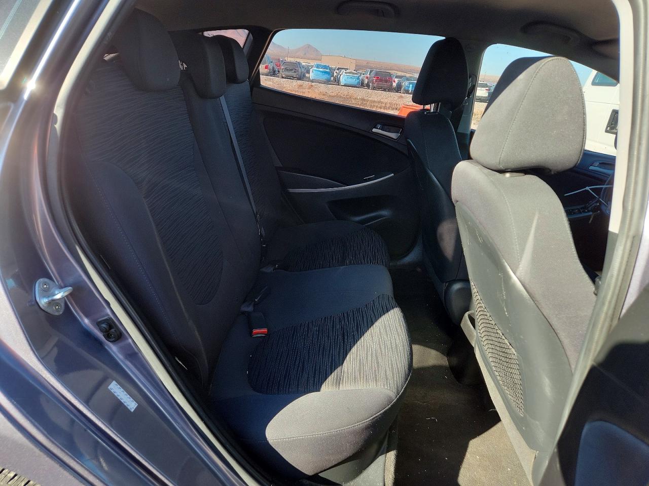 2016 HYUNDAI ACCENT SE photo 10