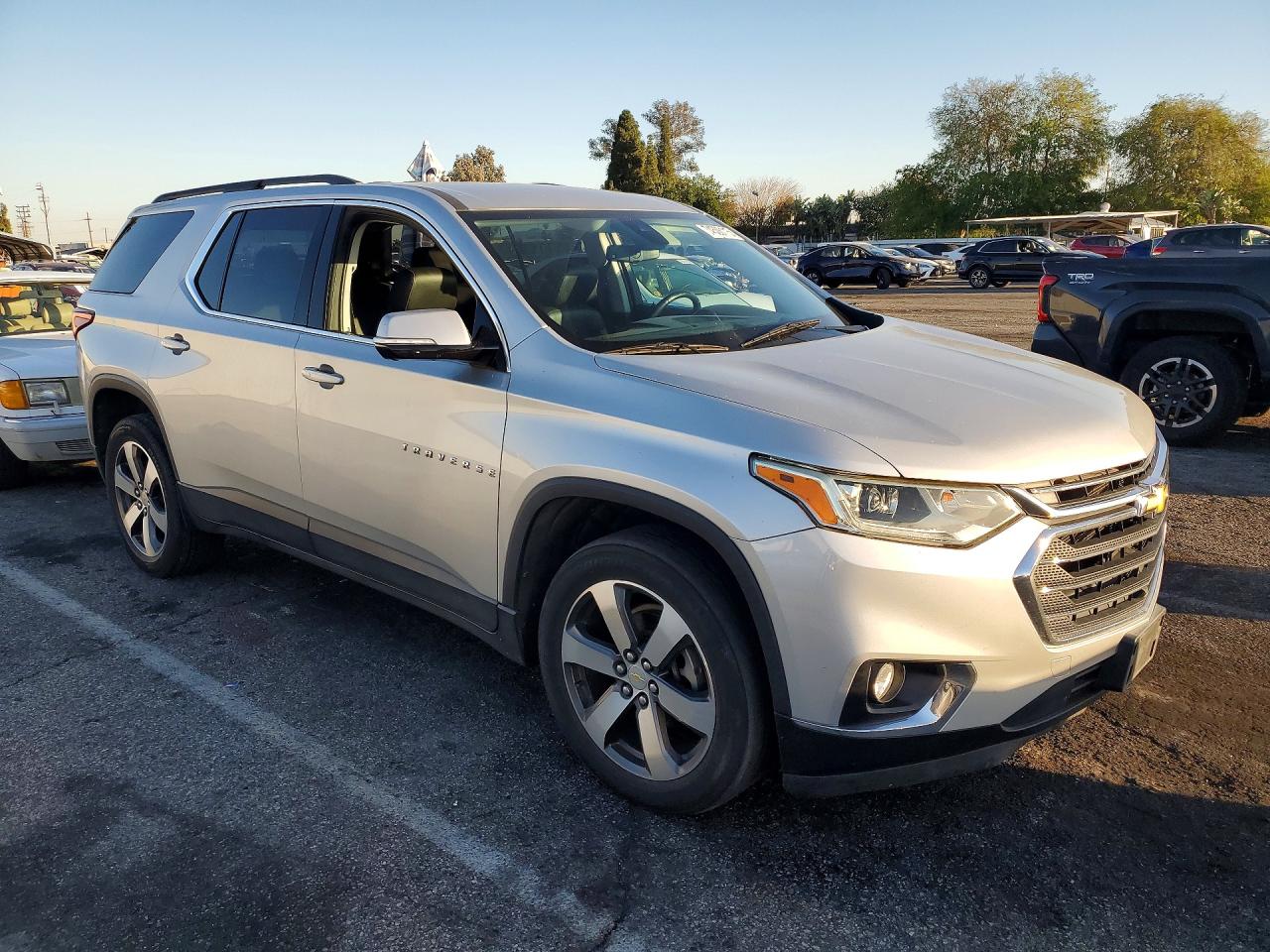 2020 CHEVROLET TRAVERSE LT photo 7
