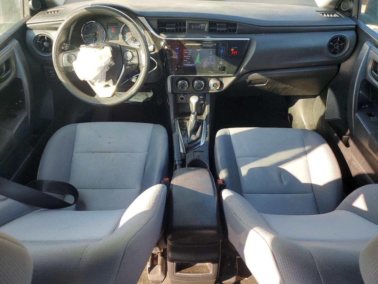 2019 TOYOTA COROLLA L photo 15