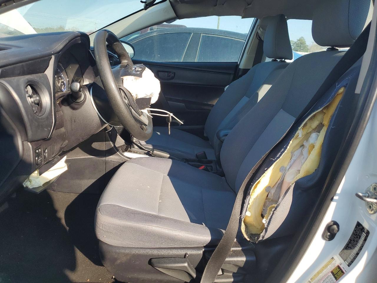 2019 TOYOTA COROLLA L photo 13