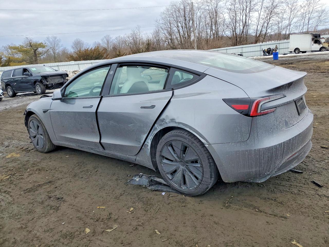 2024 TESLA MODEL 3 photo 3