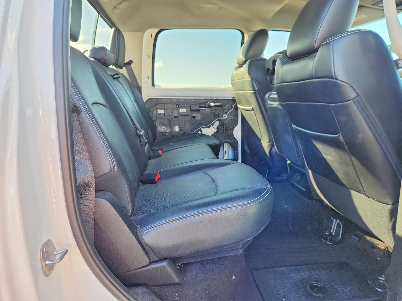 2017 RAM 2500 LARAMIE photo 28