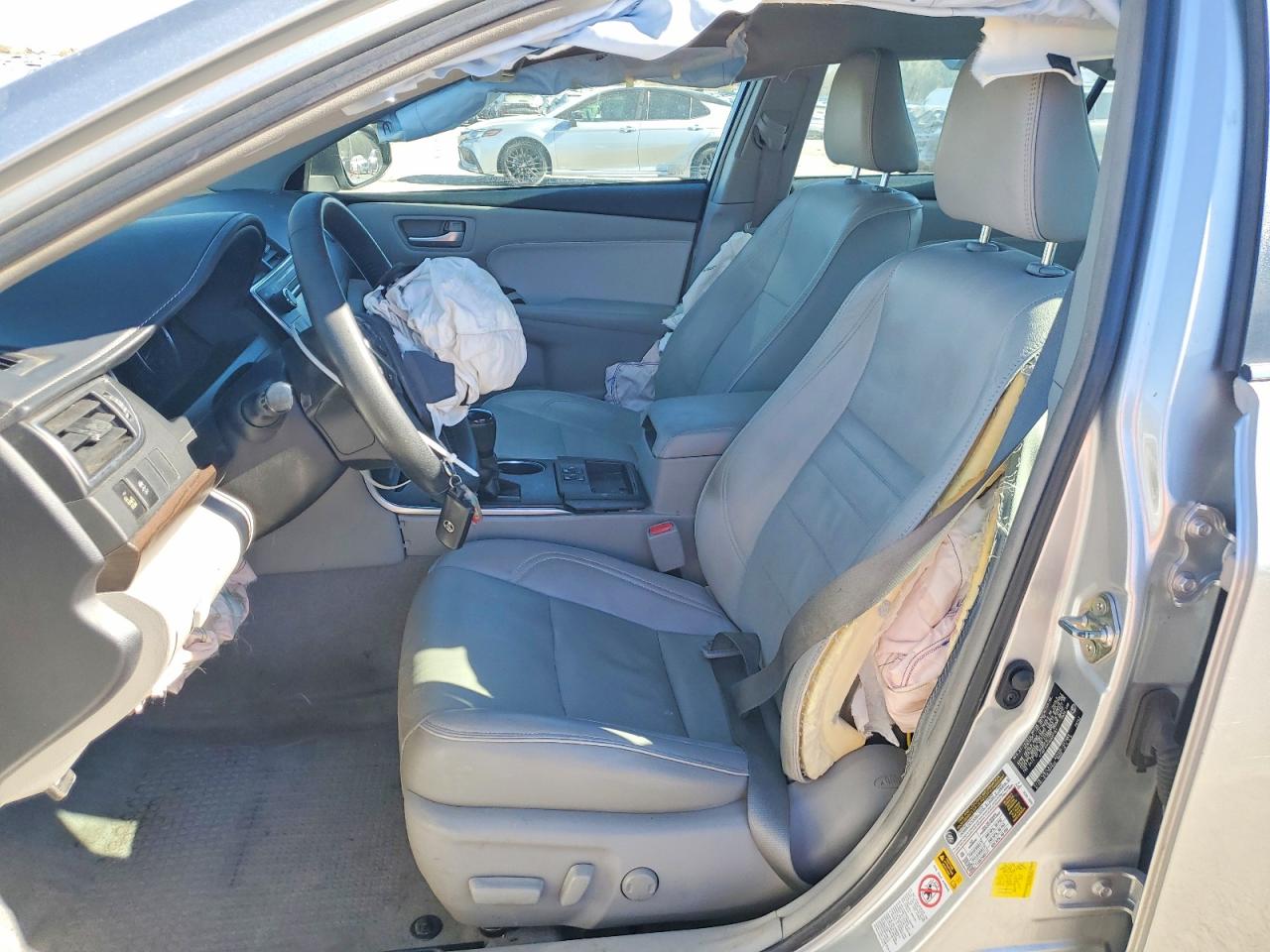 2016 TOYOTA CAMRY XLE photo 7