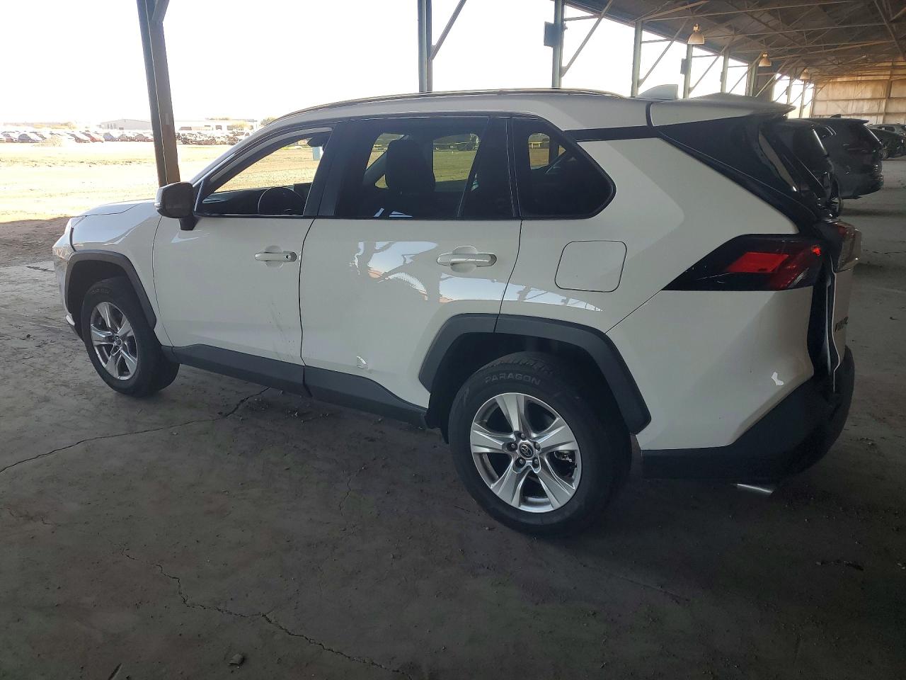 2021 TOYOTA RAV4 XLE photo 3