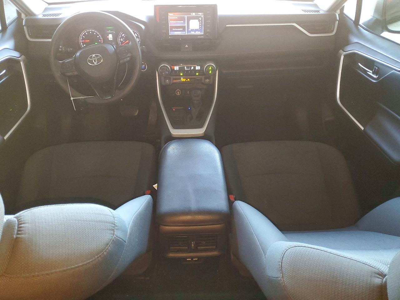 2021 TOYOTA RAV4 XLE photo 15