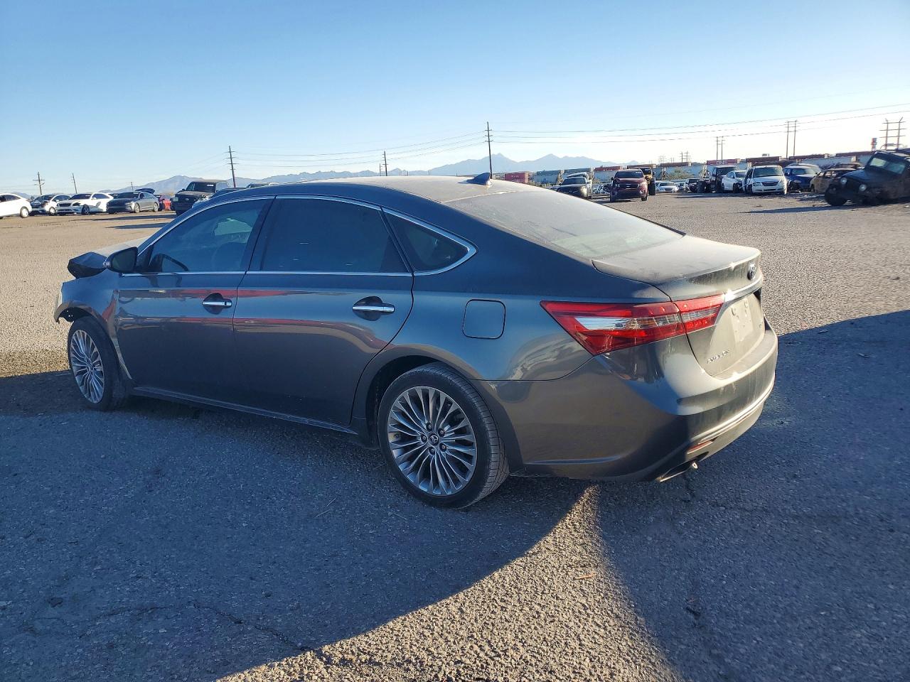 2016 TOYOTA AVALON XLE photo 2