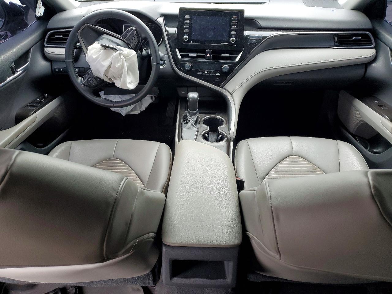2021 TOYOTA CAMRY SE photo 22