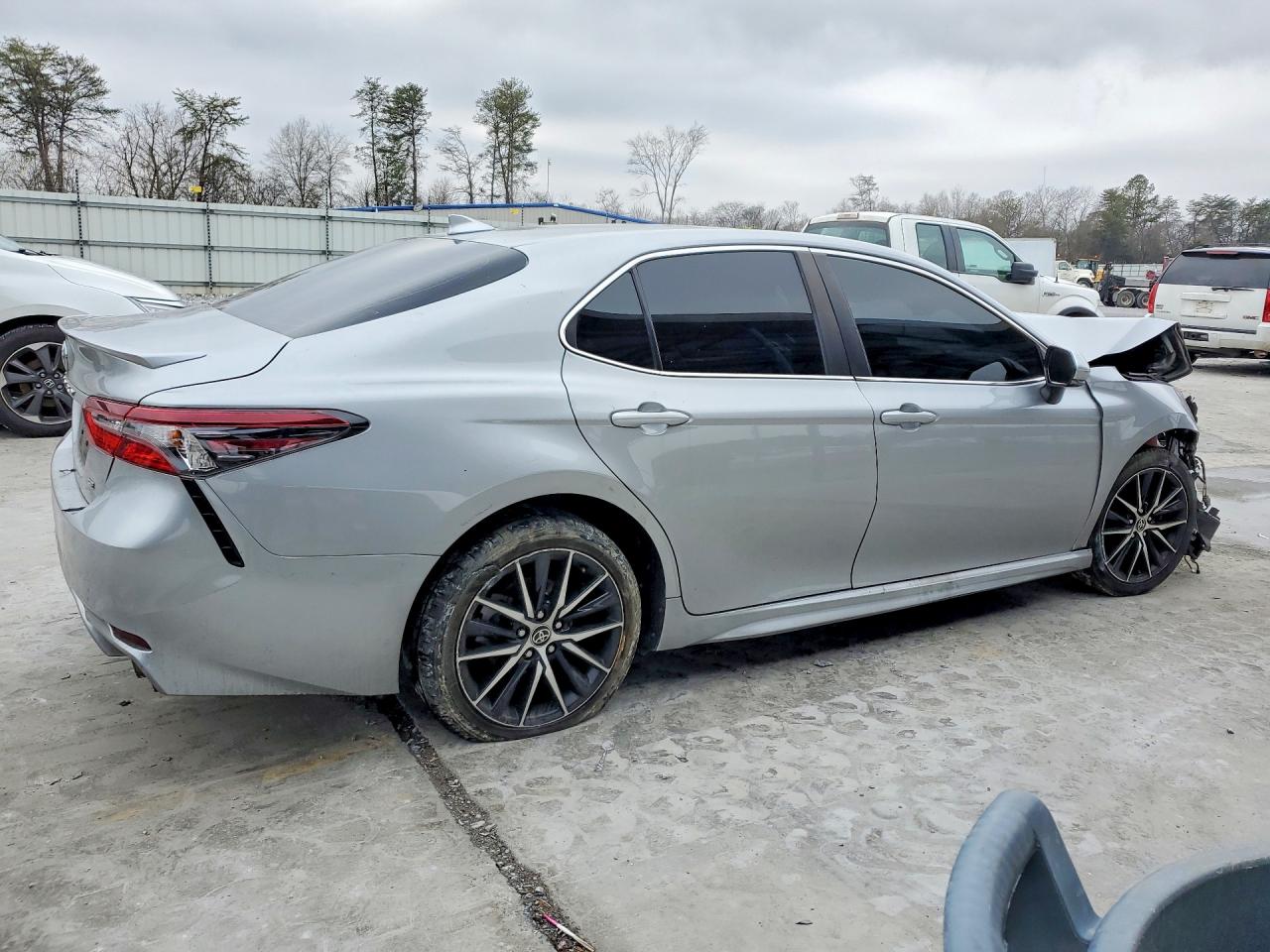 2021 TOYOTA CAMRY SE photo 7