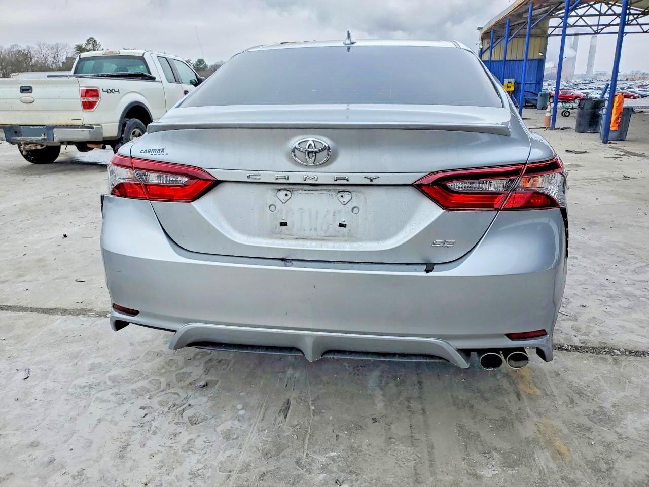 2021 TOYOTA CAMRY SE photo 16