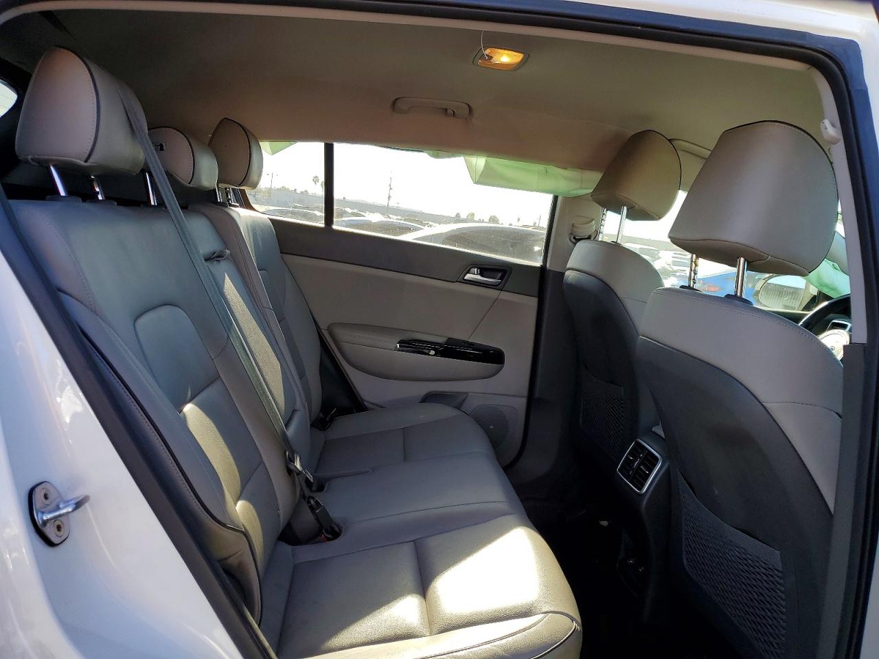 2018 KIA SPORTAGE EX photo 21