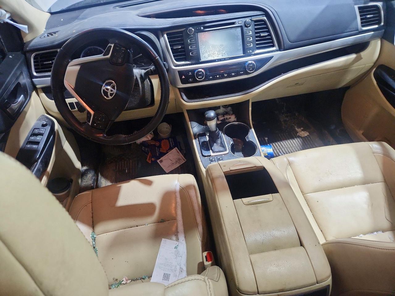 2017 TOYOTA HIGHLANDER XLE photo 8