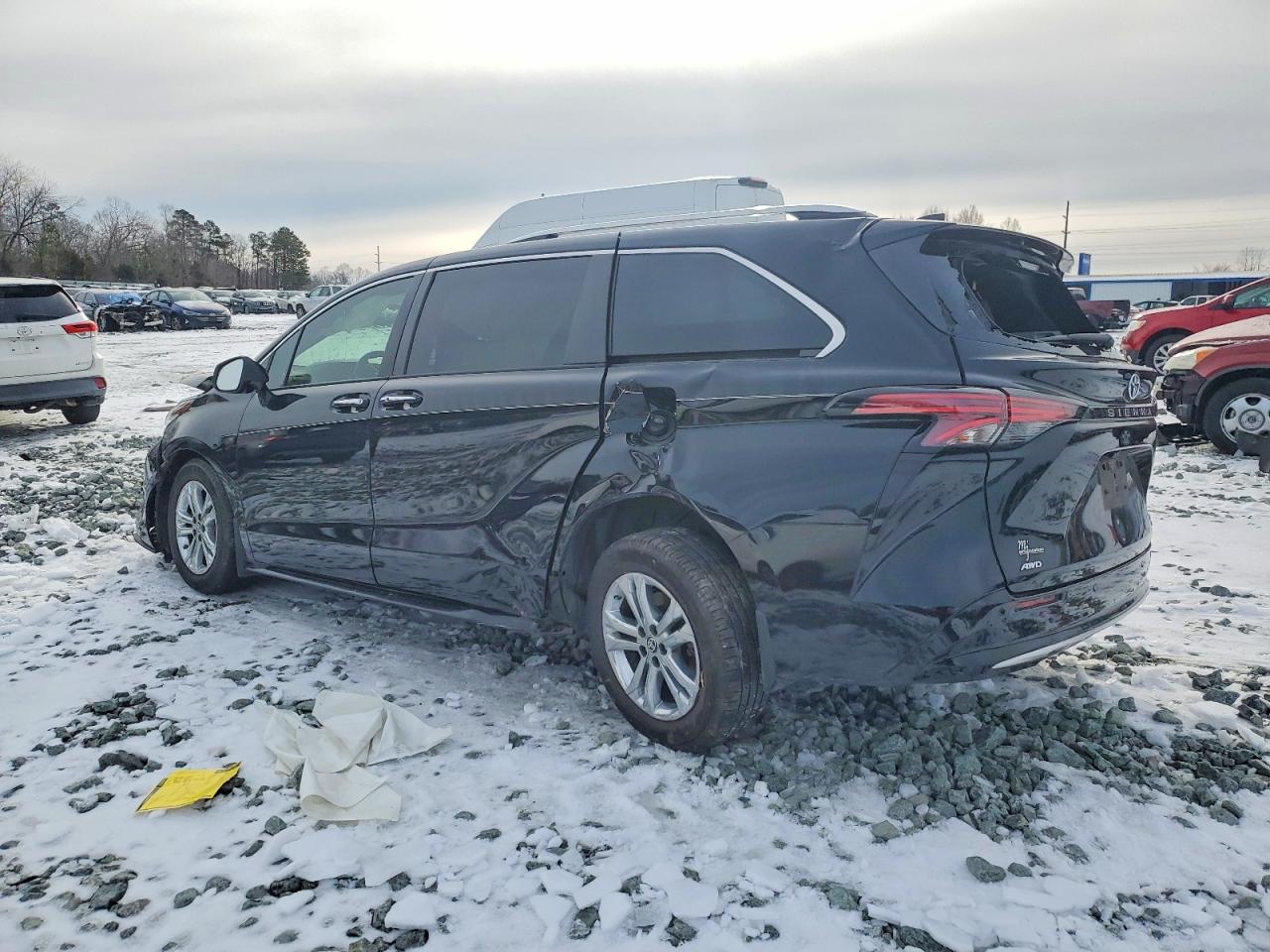 2022 TOYOTA SIENNA LIMITED photo 2