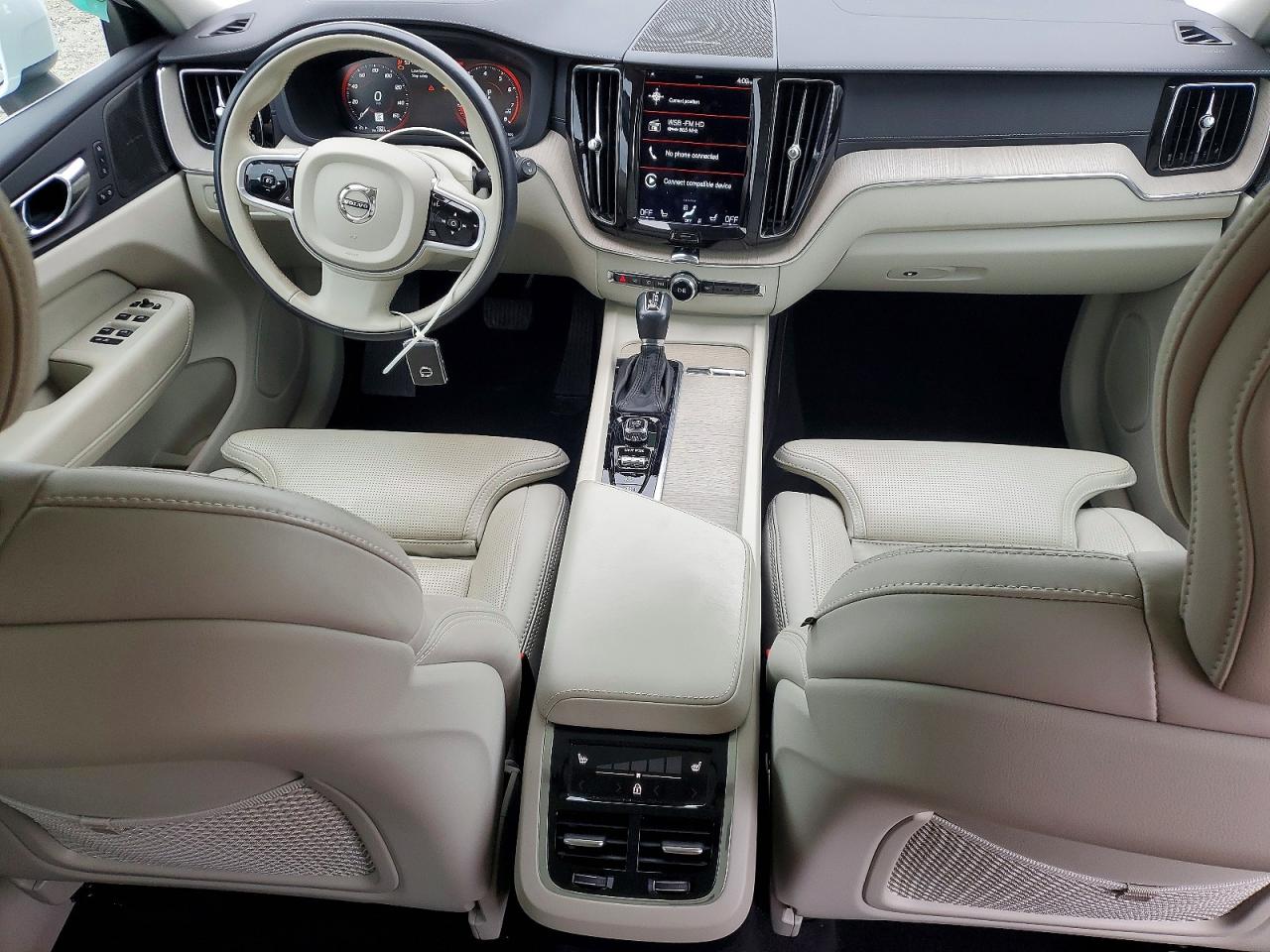 2021 VOLVO XC60 photo 8