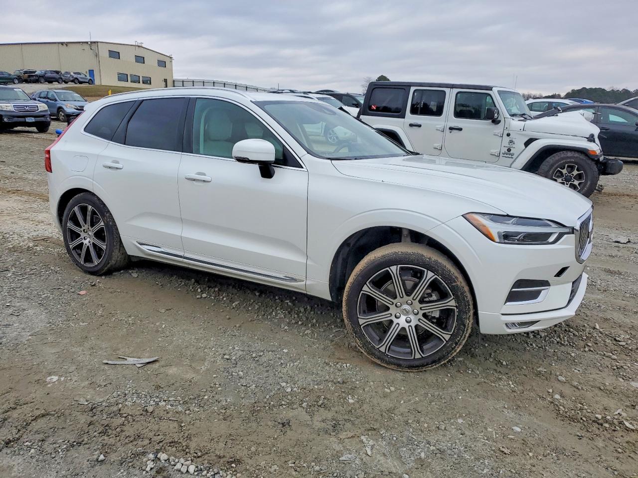 2021 VOLVO XC60 photo 4